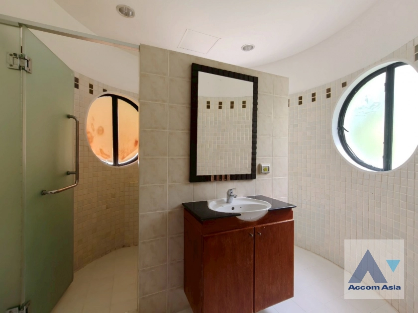 13  2 br Apartment For Rent in Ploenchit ,Bangkok BTS Ploenchit at Set among tropical atmosphere 1411287