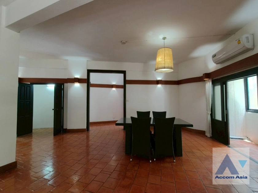 4  2 br Apartment For Rent in Ploenchit ,Bangkok BTS Ploenchit at Set among tropical atmosphere 1411287