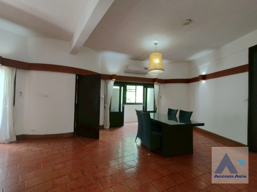 5  2 br Apartment For Rent in Ploenchit ,Bangkok BTS Ploenchit at Set among tropical atmosphere 1411287