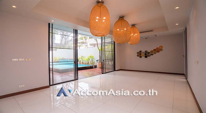 6  5 br House For Rent in sukhumvit ,Bangkok BTS Thong Lo 2411318