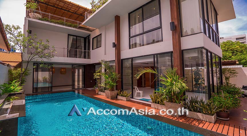Private Swimming Pool, Pet friendly house for rent in Sukhumvit, Bangkok Code 2411318