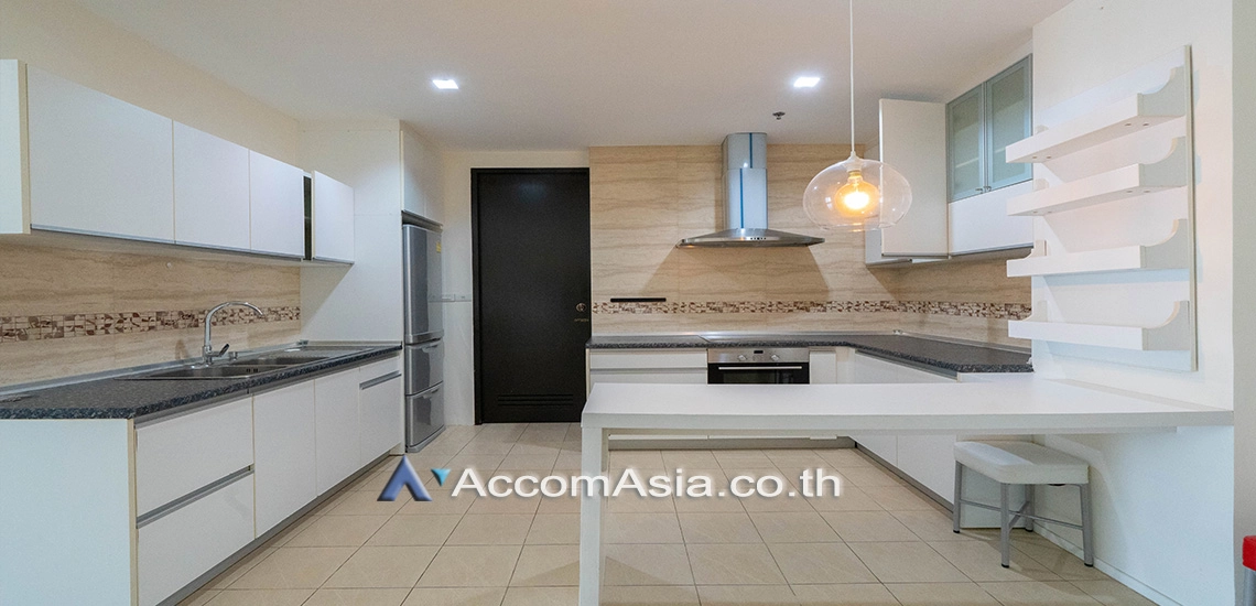 Pet friendly |  3 Bedrooms  Condominium For Rent & Sale in Sukhumvit, Bangkok  near BTS Phrom Phong (1511356)