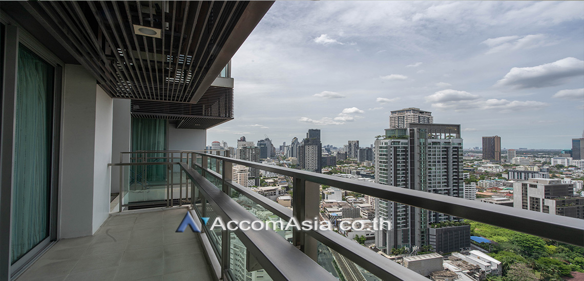 Le Raffine Sukhumvit 24 3 br Condominium For Rent in Sukhumvit