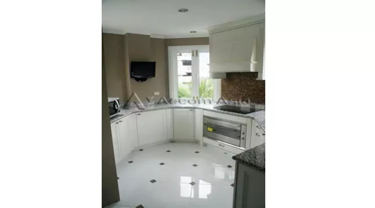 unitPet friendly |  3 Bedrooms  Apartment For Rent in Sukhumvit, Bangkok  near BTS Thong Lo (1411391)