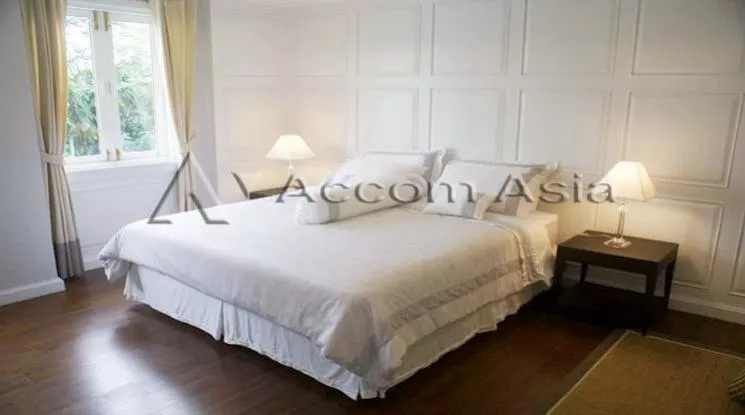 5  3 br Apartment For Rent in Sukhumvit ,Bangkok BTS Krung Thon Buri at Exclusive Elegant Apartment 1411391