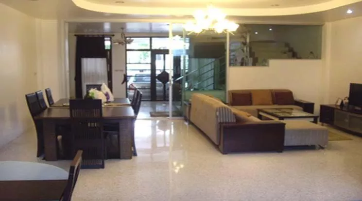  2  4 br House For Rent in Charoenkrung ,Bangkok  at Esta Home Private Park 2511416