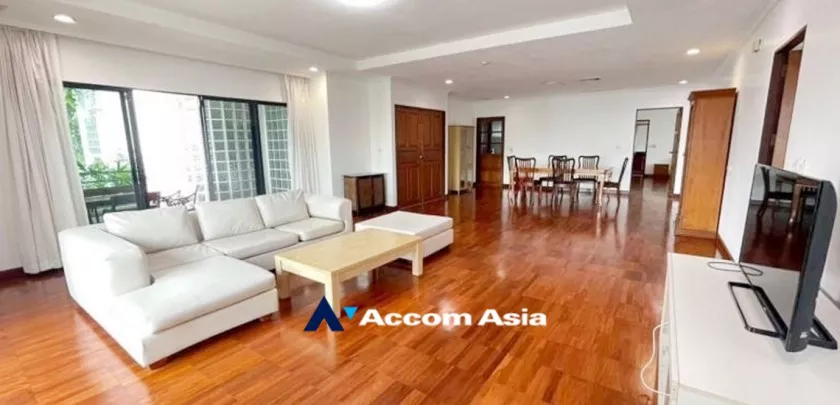  3 Bedrooms  Apartment For Rent in Sukhumvit, Bangkok  near BTS Thong Lo (20467)