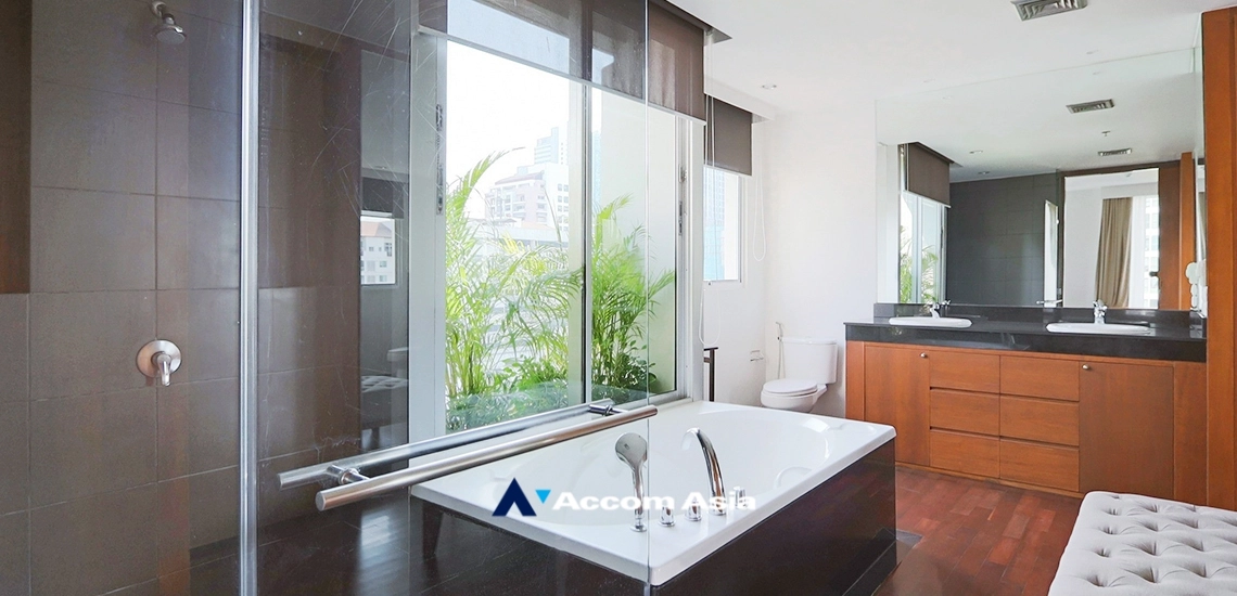 8  4 br Apartment For Rent in Silom ,Bangkok BTS Surasak at A Unique design and Terrace 1411474