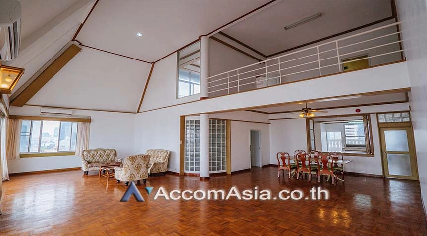 Duplex Condo, Pet friendly |  Oasis at Sukhumvit Apartment  3 Bedroom for Rent   in Sukhumvit Bangkok