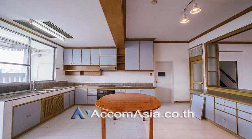 Duplex Condo, Pet friendly |  3 Bedrooms  Apartment For Rent in Sukhumvit, Bangkok  near BTS Thong Lo (20473)