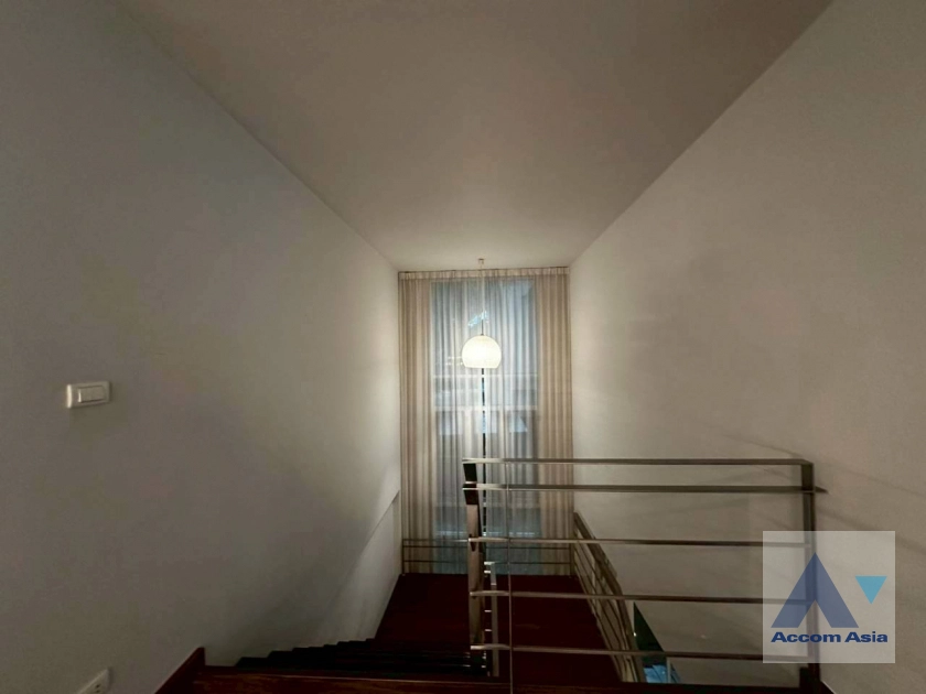 13  4 br House for rent and sale in Pattanakarn ,Bangkok BTS On Nut at Panya Pattanakarn Village 1811526