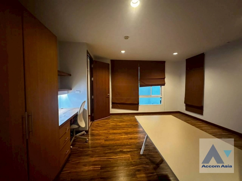 20  4 br House for rent and sale in Pattanakarn ,Bangkok BTS On Nut at Panya Pattanakarn Village 1811526