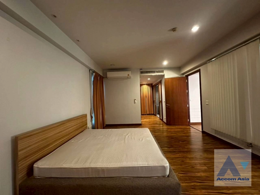 22  4 br House for rent and sale in Pattanakarn ,Bangkok BTS On Nut at Panya Pattanakarn Village 1811526