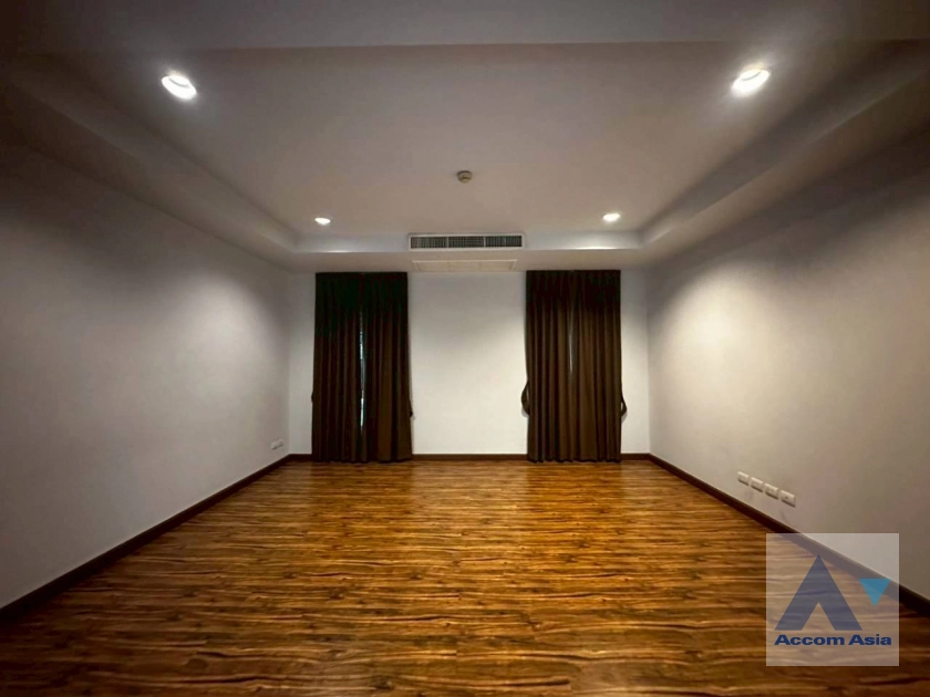 33  4 br House for rent and sale in Pattanakarn ,Bangkok BTS On Nut at Panya Pattanakarn Village 1811526