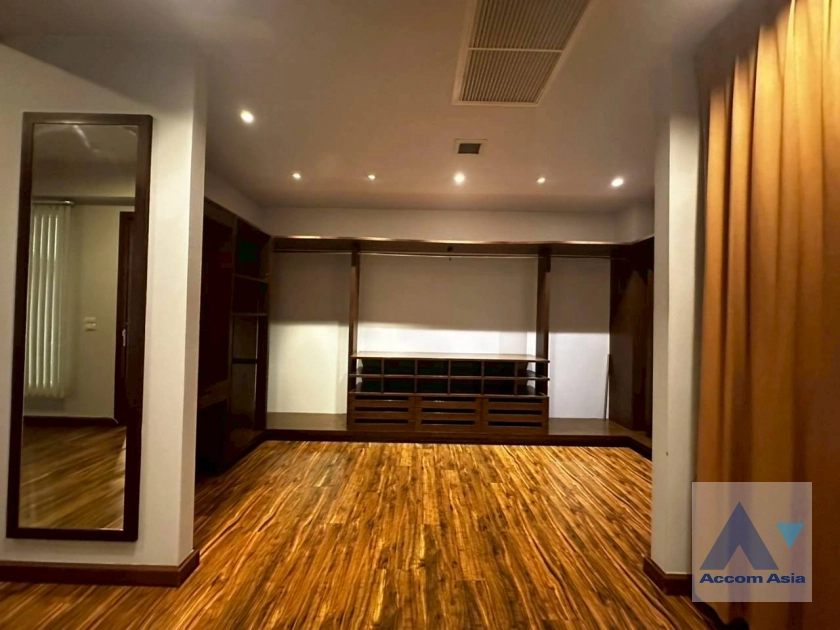 32  4 br House for rent and sale in Pattanakarn ,Bangkok BTS On Nut at Panya Pattanakarn Village 1811526