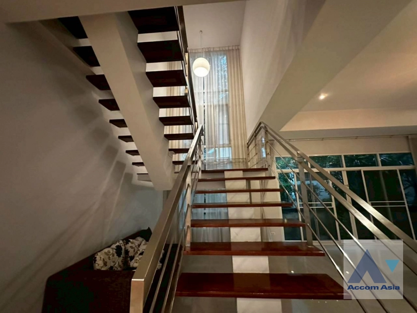 11  4 br House for rent and sale in Pattanakarn ,Bangkok BTS On Nut at Panya Pattanakarn Village 1811526