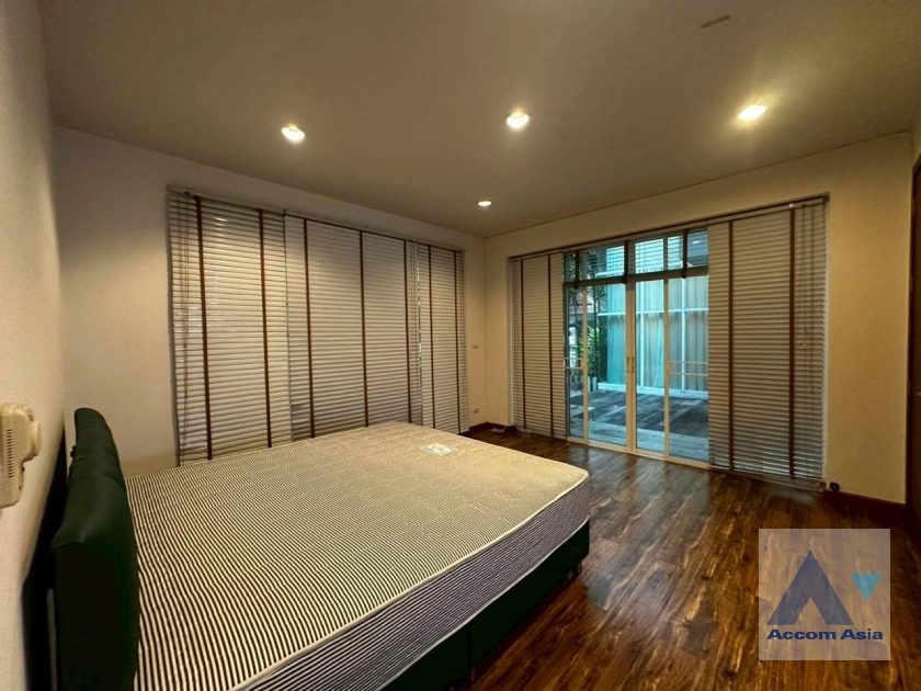 28  4 br House for rent and sale in Pattanakarn ,Bangkok BTS On Nut at Panya Pattanakarn Village 1811526