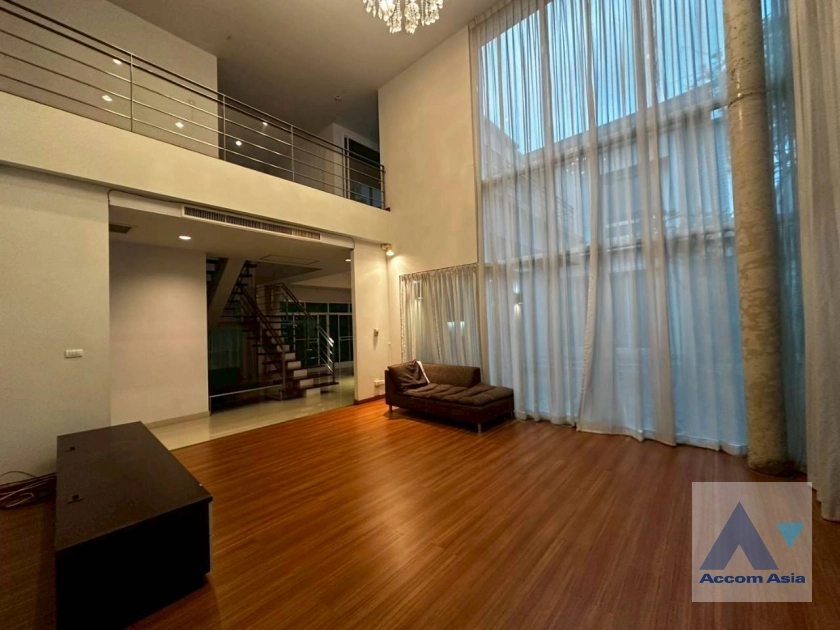 unitPrivate Swimming Pool |  4 Bedrooms  House For Rent & Sale in Pattanakarn, Bangkok  near BTS On Nut (1811526)