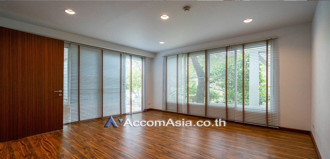 16  4 br House for rent and sale in Pattanakarn ,Bangkok BTS On Nut at Panya Pattanakarn Village 1811527