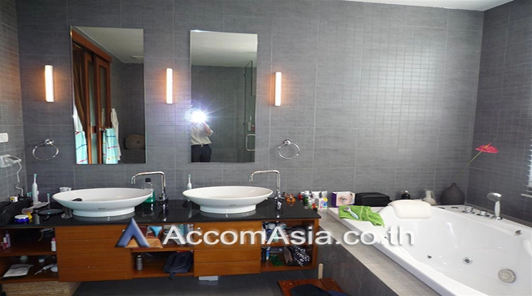 11  4 br House For Rent in Pattanakarn ,Bangkok BTS On Nut at Panya Pattanakarn Village 1811528