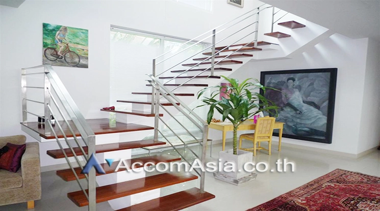 unit 4 Bedrooms  House For Rent in Pattanakarn, Bangkok  near BTS On Nut (1811528)