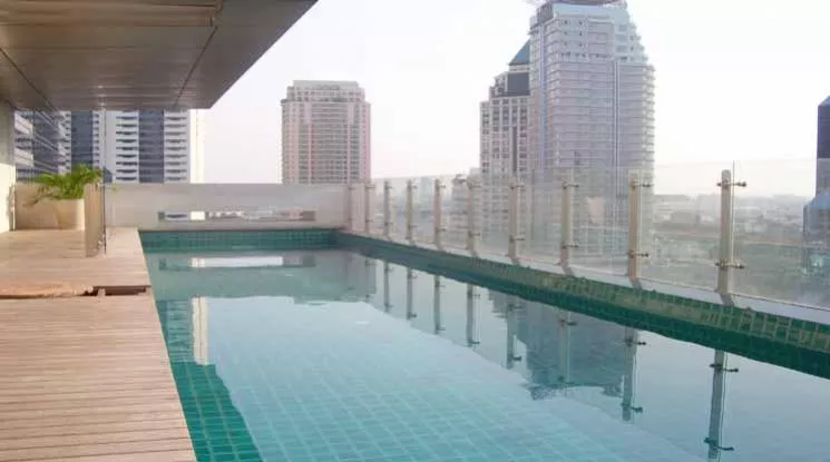 Pet friendly |  2 Bedrooms  Condominium For Rent in Silom, Bangkok  near BTS Sala Daeng - MRT Silom (1511545)
