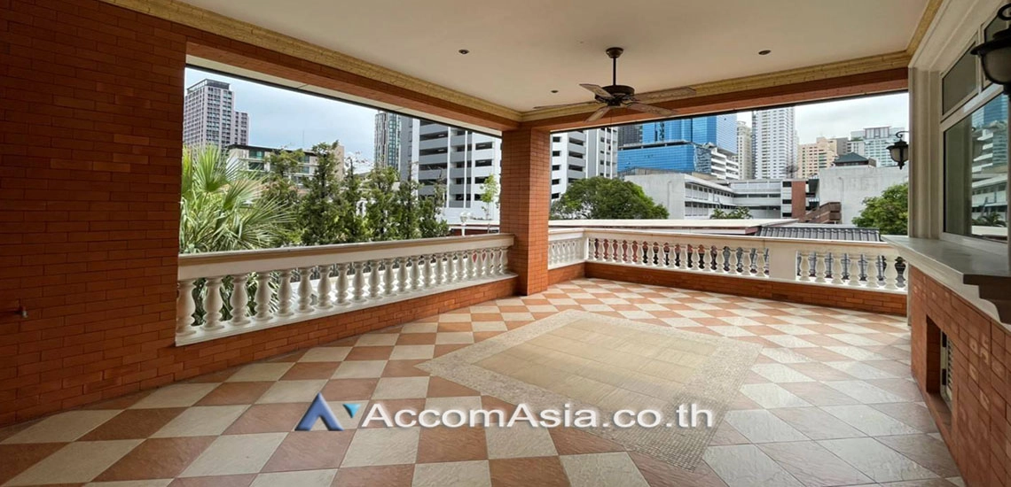  1  3 br House for rent and sale in Sukhumvit ,Bangkok BTS Ekkamai 9002401
