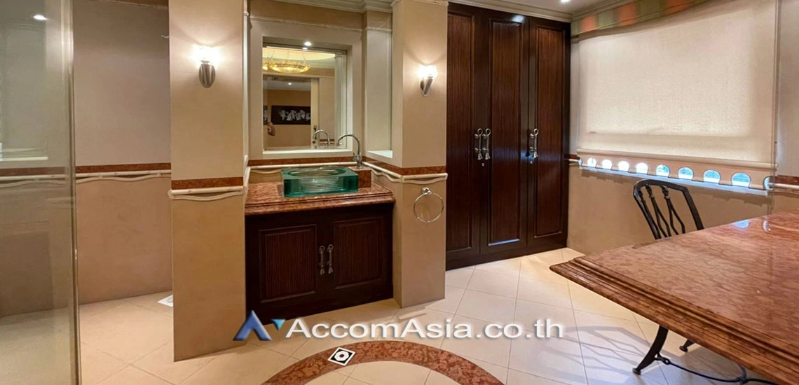 15  3 br House for rent and sale in Sukhumvit ,Bangkok BTS Ekkamai 9002401