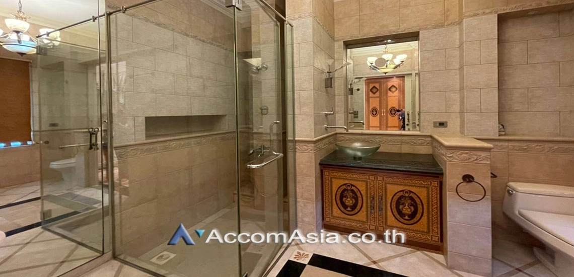 12  3 br House for rent and sale in Sukhumvit ,Bangkok BTS Ekkamai 9002401