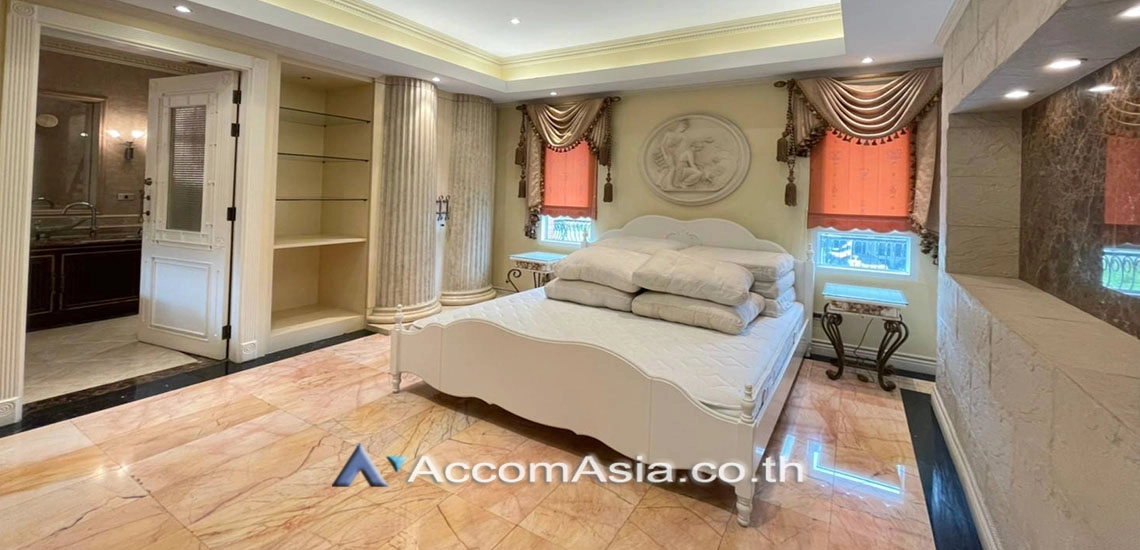 10  3 br House for rent and sale in Sukhumvit ,Bangkok BTS Ekkamai 9002401