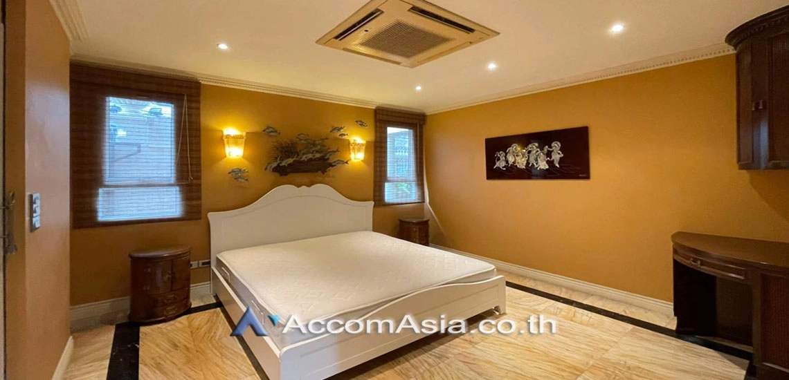 9  3 br House for rent and sale in Sukhumvit ,Bangkok BTS Ekkamai 9002401