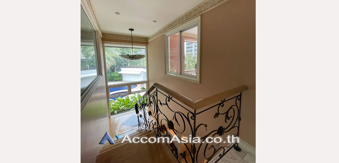 18  3 br House for rent and sale in Sukhumvit ,Bangkok BTS Ekkamai 9002401