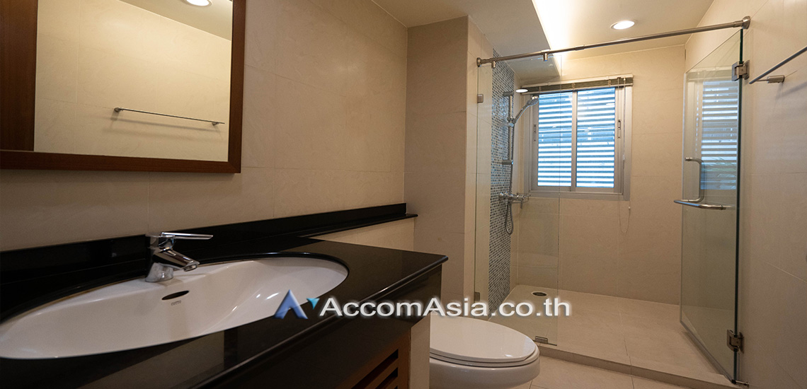 7  3 br Apartment For Rent in Silom ,Bangkok BTS Surasak at High-end Low Rise  1411629