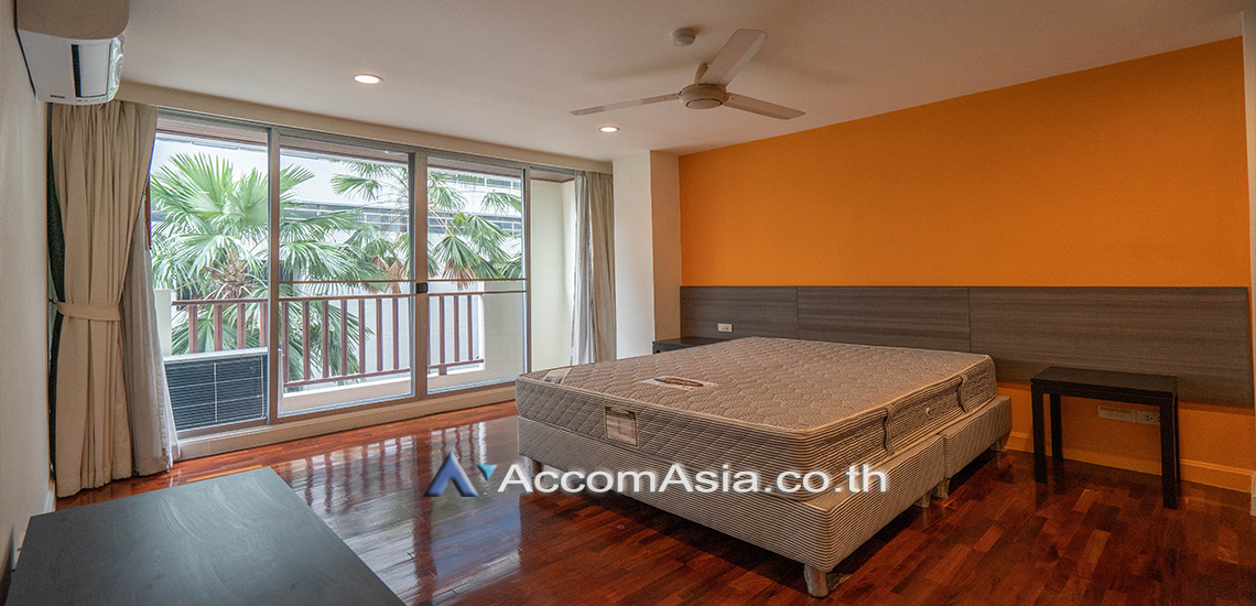 10  3 br Apartment For Rent in Silom ,Bangkok BTS Surasak at High-end Low Rise  1411629
