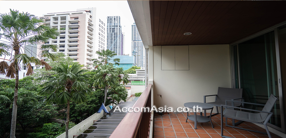 4  3 br Apartment For Rent in Silom ,Bangkok BTS Surasak at High-end Low Rise  1411629