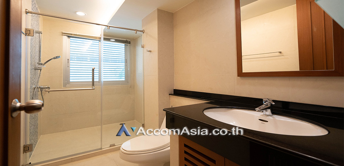 9  3 br Apartment For Rent in Silom ,Bangkok BTS Surasak at High-end Low Rise  1411629