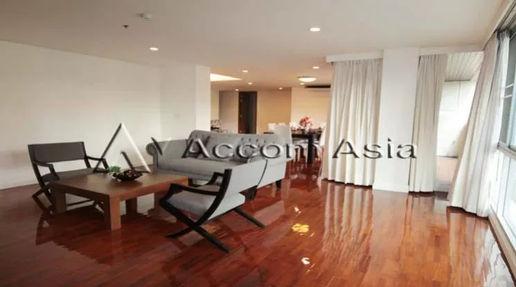 Pet friendly |  3 Bedrooms  Apartment For Rent in Silom, Bangkok  near BTS Surasak (1411631)