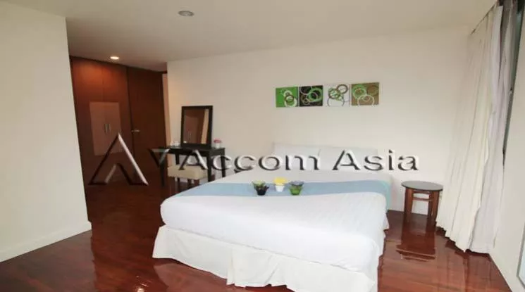 8  3 br Apartment For Rent in Silom ,Bangkok BTS Surasak at High-end Low Rise  1411631