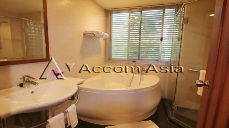 9  3 br Apartment for rent and sale in Silom ,Bangkok BTS Surasak at High-end Low Rise  1411631