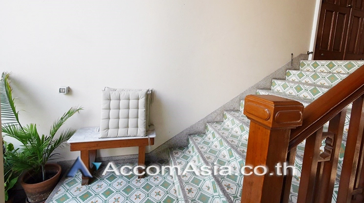  1  3 br House For Rent in Sukhumvit ,Bangkok BTS Thong Lo 1911636