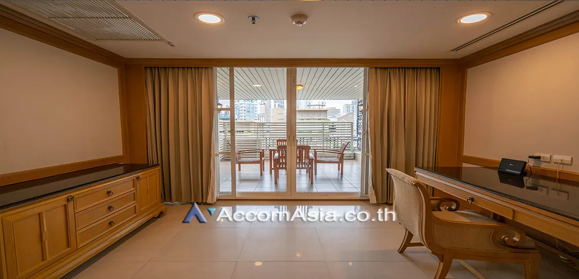  1  3 br Apartment For Rent in Sukhumvit ,Bangkok BTS Phrom Phong at Classic Style - High Standard Apartment in a Prime Location 1511690
