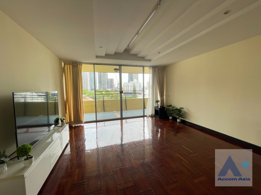 5  3 br Apartment for rent and sale in Sukhumvit ,Bangkok BTS Thong Lo at Pet-Friendly, Cozy and Serene Serviced Apartment in Thonglor 1411695