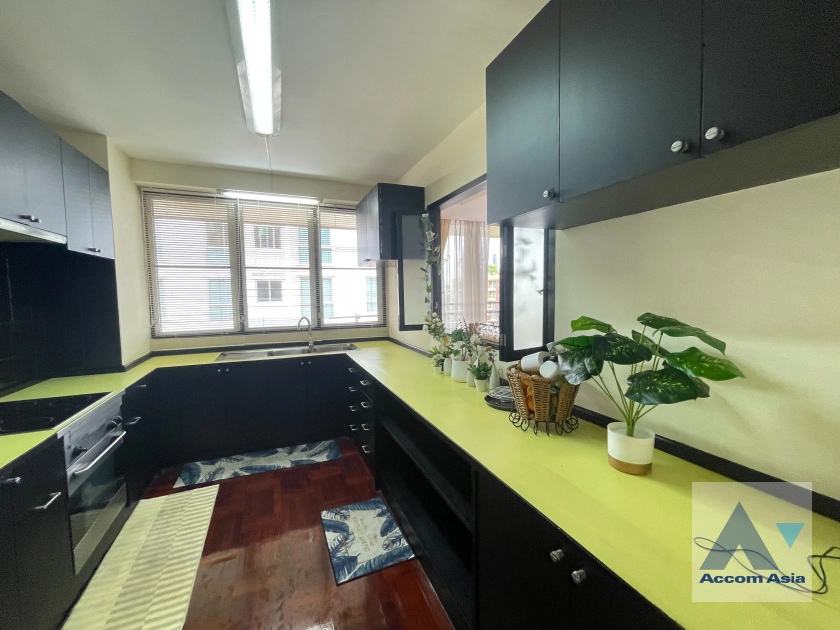7  3 br Apartment for rent and sale in Sukhumvit ,Bangkok BTS Thong Lo at Pet-Friendly, Cozy and Serene Serviced Apartment in Thonglor 1411695