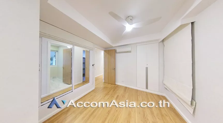 12  4 br Apartment For Rent in Sathorn ,Bangkok BRT Technic Krungthep at Low rise - Cozy Apartment 1411704