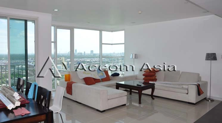  Fullerton Sukhumvit Condominium  3 Bedroom for Rent BTS Ekkamai in Sukhumvit Bangkok