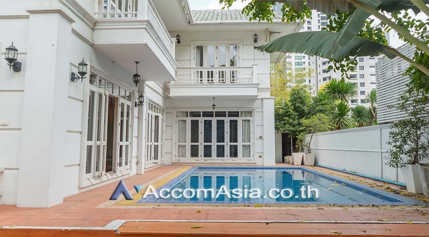 Home Office, Private Swimming Pool |  4 Bedrooms  House For Rent in Sukhumvit, Bangkok  near BTS Phrom Phong (2311729)