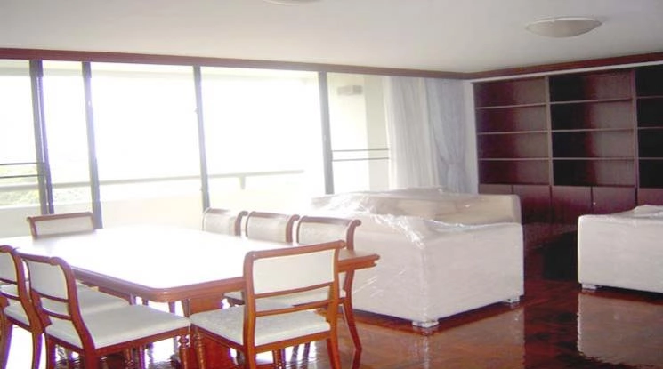 unit 3 Bedrooms  Condominium For Rent & Sale in Ploenchit, Bangkok  near BTS Chitlom (20480)