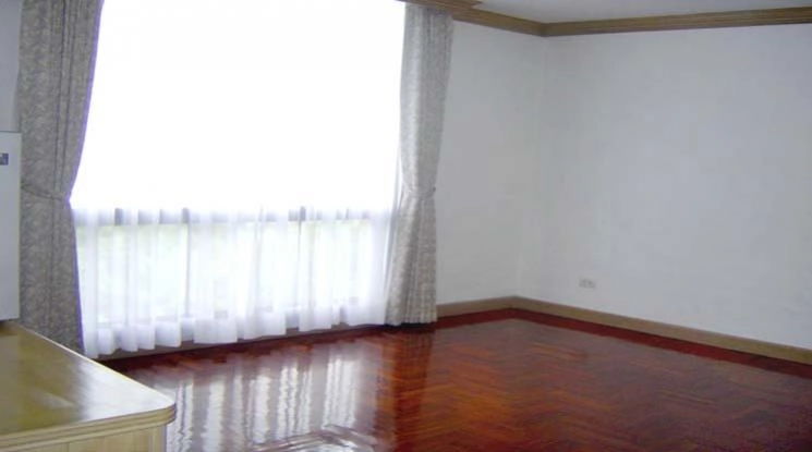 unit 3 Bedrooms  Condominium For Rent & Sale in Ploenchit, Bangkok  near BTS Chitlom (20480)