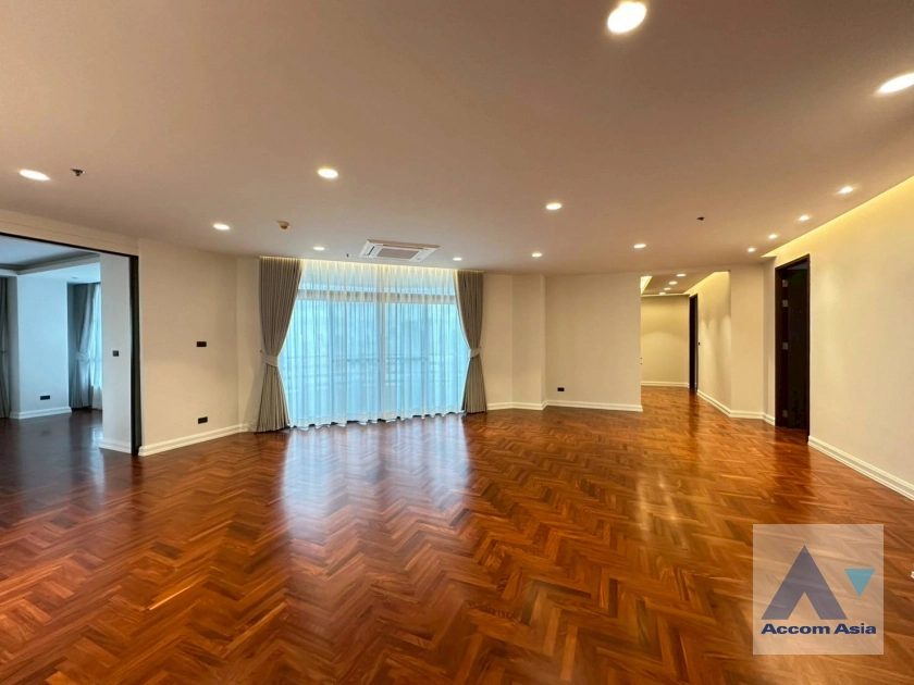 Pet friendly |  Ruamsuk Condominium Condominium  3 Bedroom for Rent BTS Phrom Phong in Sukhumvit Bangkok