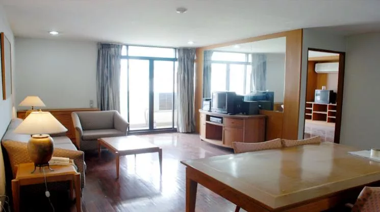 unit 2 Bedrooms  Condominium For Rent in Sukhumvit, Bangkok  near BTS Thong Lo (1511807)